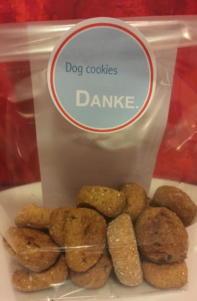 Healthy dog cookies in a bag from pet-interiors